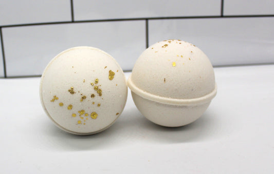 Champagne Toast Bath Bomb with hidden gold glitter 2.5 inch Round